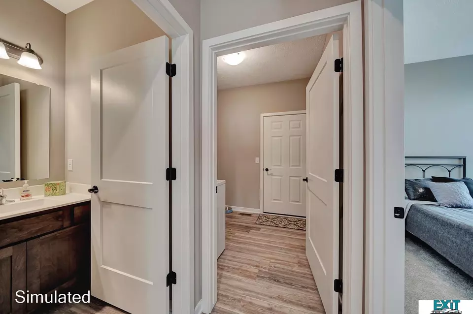 Entry Way - 8537 Lost Arrow Ct, Lincoln, NE 68507 photo 5 of 10