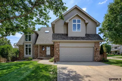 15747 Charles St, Omaha, NE 68118