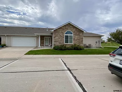 16025 Willit Plz, Bennington, NE 68007