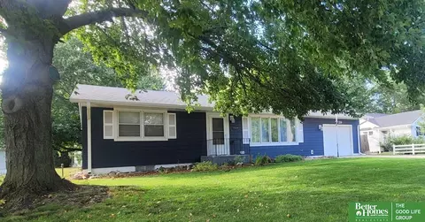 1229 N Delaware Ave, York, NE 68467
