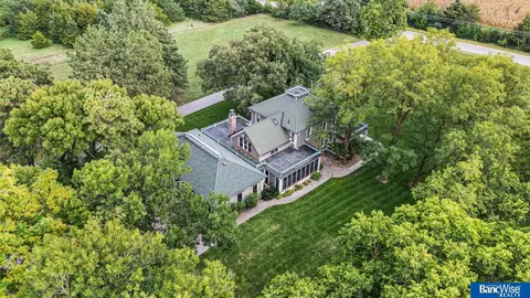 10000 Wagon Train Rd, Hickman, NE 68372