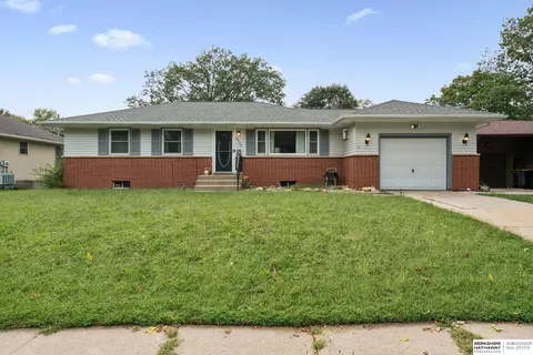 2533 S 55th St, Lincoln, NE 68506
