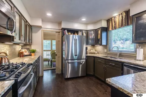 3606 S 74th St, Omaha, NE 68124
