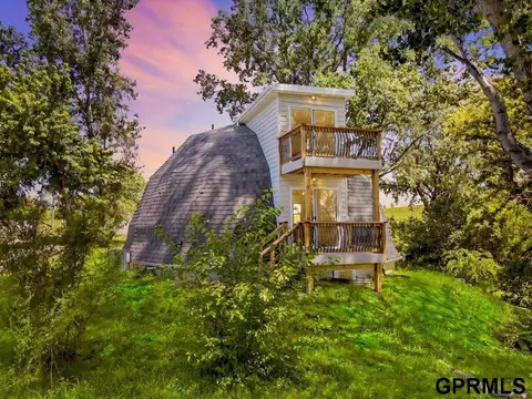 1715 Rock Bluff Rd, Plattsmouth, NE 68048