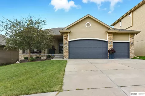 18245 Harney St, Elkhorn, NE 68022