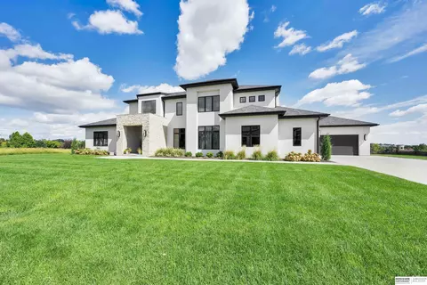 2444 S 182nd Cir, Omaha, NE 68130