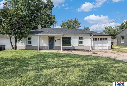 650 S 69 St, Omaha, NE 68106