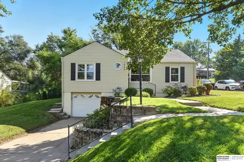 1943 S 47th St, Omaha, NE 68106