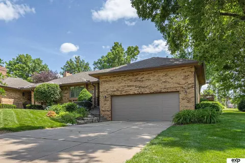 6521 Davenport Plz, Omaha, NE 68132