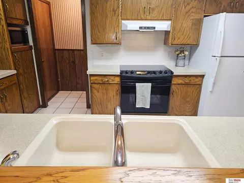 Kitchen - 1209 Jane Way, Beatrice, NE 68310 photo 3 of 4