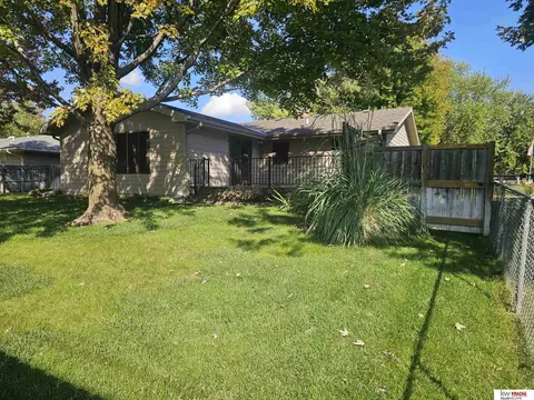 Exterior - 1209 Jane Way, Beatrice, NE 68310 photo 5 of 10