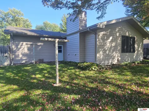Exterior - 1209 Jane Way, Beatrice, NE 68310 photo 8 of 10