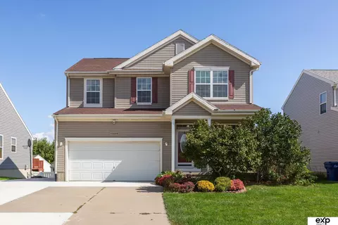 8809 S 167th St, Omaha, NE 68136