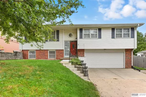 3224 S 54 St, Omaha, NE 68106