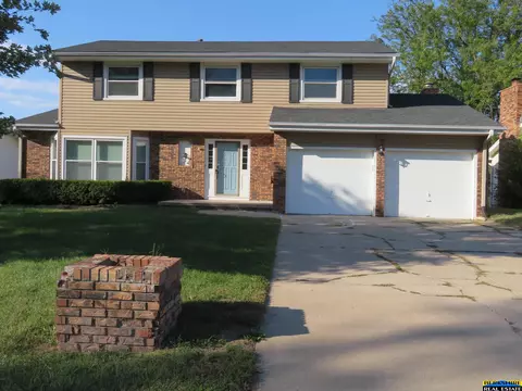 11242 Sahler St, Omaha, NE 68164