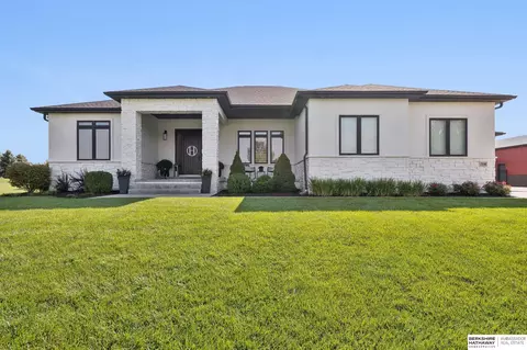 1358 Shire Ln, Eagle, NE 68347