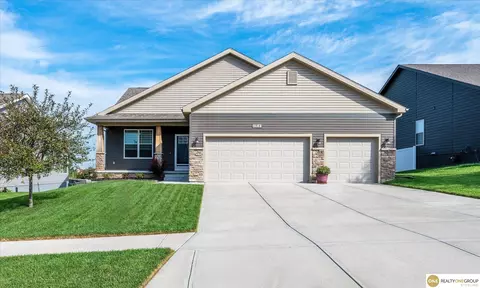 11514 Shepard St, Papillion, NE 68046