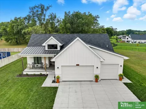 2493 Buccaneer Blvd, Plattsmouth, NE 68048
