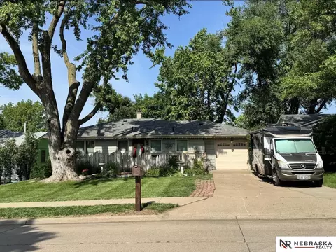 3218 S 58th St, Omaha, NE 68106