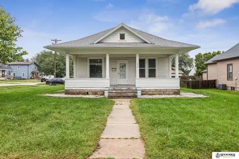 2064 E Washington St, Blair, NE 68008