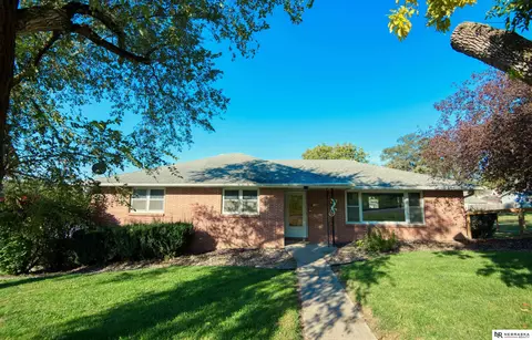 104 N East St, Weeping Water, NE 68463