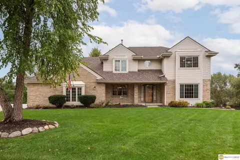 3322 N 131st Cir, Omaha, NE 68164
