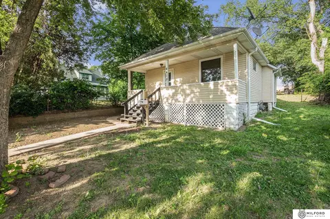 4419 N 39th St, Omaha, NE 68111