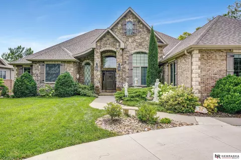 9201 Wildfire Rd, Lincoln, NE 68512