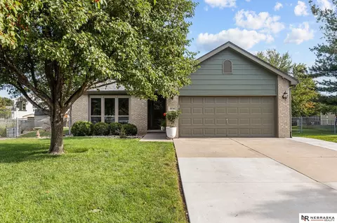 1830 Meadow Lark Cir, Lincoln, NE 68521