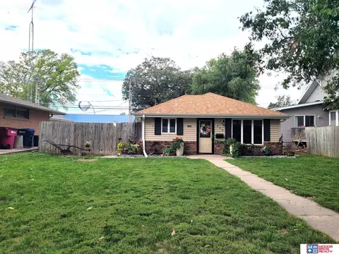 323 N 4th St, Seward, NE 68434