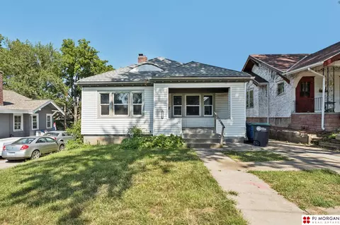 2574 Whitmore St, Omaha, NE 68112