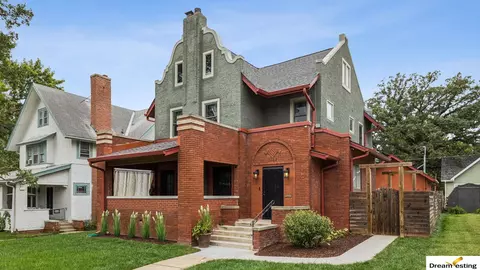 1742 S 32nd Ave, Omaha, NE 68105