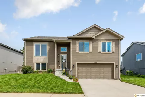 14218 Iowa St, Omaha, NE 68142