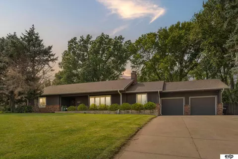 1602 S 75 St, Omaha, NE 68124