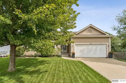 11647 Willow Park Dr, Gretna, NE 68028