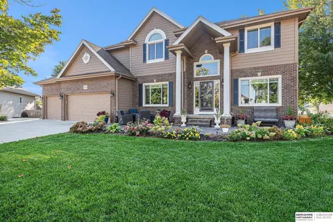17509 William Cir, Omaha, NE 68130