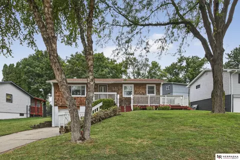 8506 Birch Dr, La Vista, NE 68128
