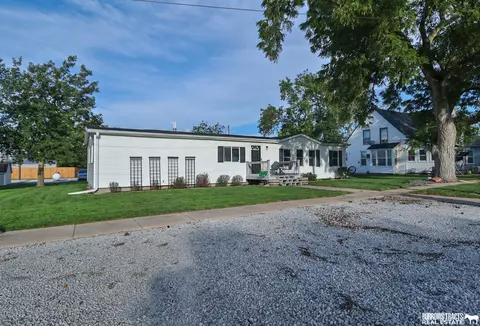 208 Maple Ave, Nehawka, NE 68413
