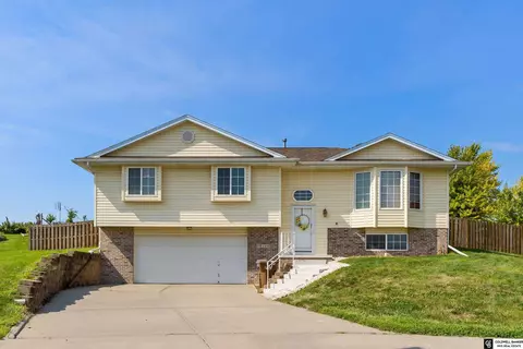 15122 Marseille Ave, Bellevue, NE 68123