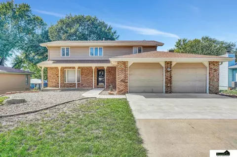 5435 Tipperary Trl, Lincoln, NE 68512
