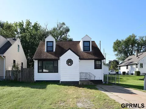 2831 Lillian St, Bellevue, NE 68147