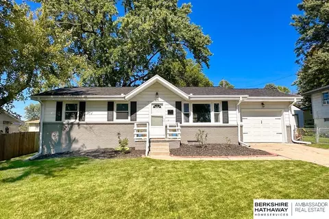 2904 Greene Ave, Bellevue, NE 68147