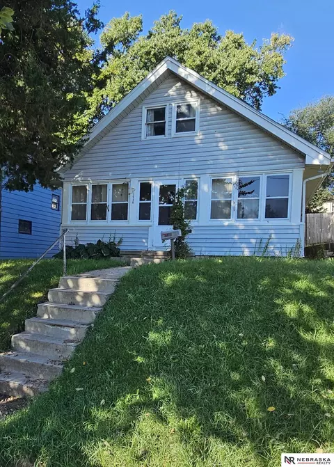 1546 S 25th St, Omaha, NE 68105