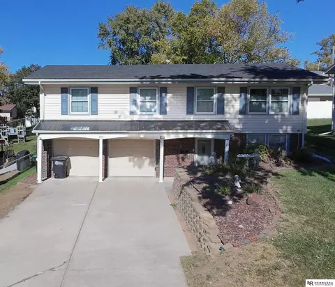 9616 Meredith Ave, Omaha, NE 68134