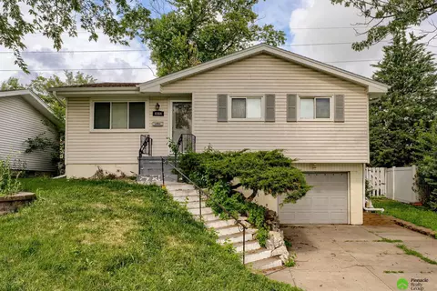 4864 S 143 St, Omaha, NE 68137