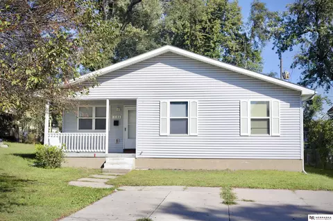 3186 Meredith Ave, Omaha, NE 68111