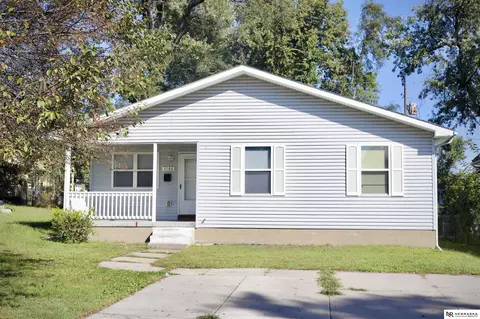 3186 Meredith Ave, Omaha, NE 68111