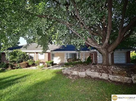642 S 90 St, Omaha, NE 68114