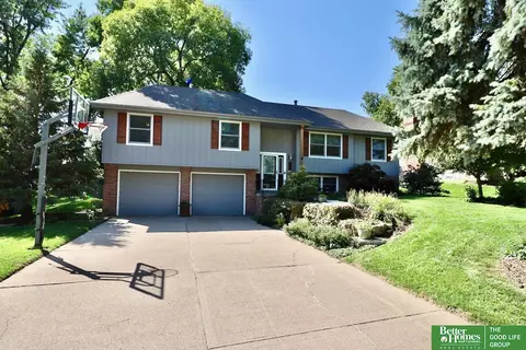 912 S 130th St, Omaha, NE 68154