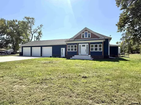 755 H St, Fairmont, NE 68354